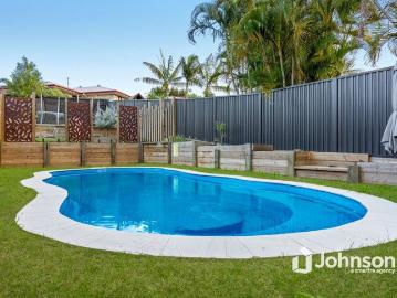 POOLSIDE FAMILY HOME WITH ENDLESS POTENTIAL ON 800SQM