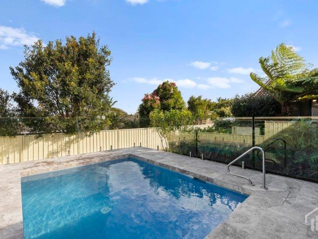 Poolside Family Oasis in Prestigious East Banora Point