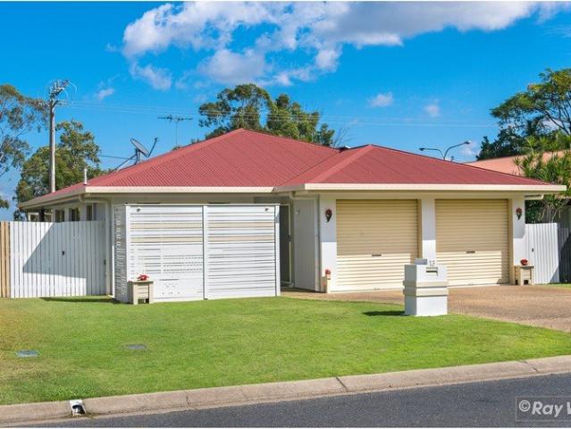 Poolside Family Living in Sought After Norman Gardens