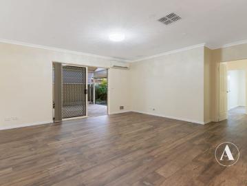 POOLSIDE FAMILY LIVING WITH PREMIUM FINISHES, WORKSHOP & MULTIPLE LIVING ZONES