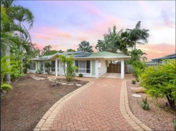 Poolside Living in a Quiet, Family Friendly Location