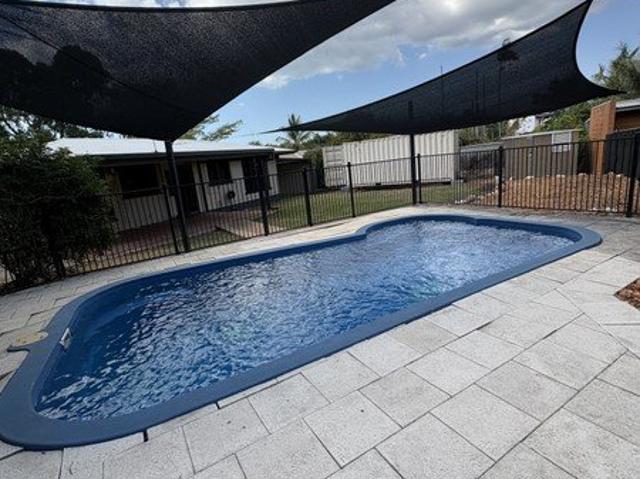 POOLSIDE LIVING WITH PLENTY OF SPACE & STORAGE