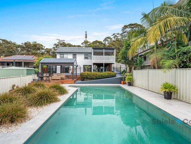 Poolside Memories, Ocean Breezes & Family Living at Its Best
