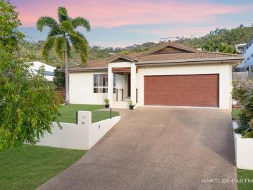 Poolside Oasis in Mt Louisa's Foothills
