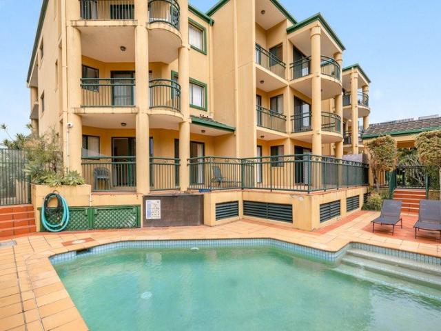 Poolside Position in the Heart of Southport