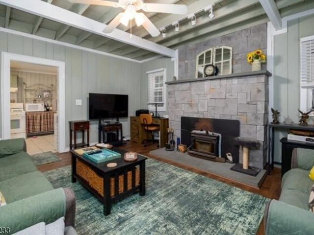 Pochuck Dr, Vernon, Home For Sale