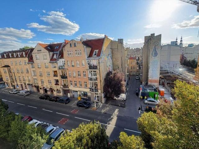 Poddasze 35 m² w centrum Poznania klimatyczna ceglana kamienica