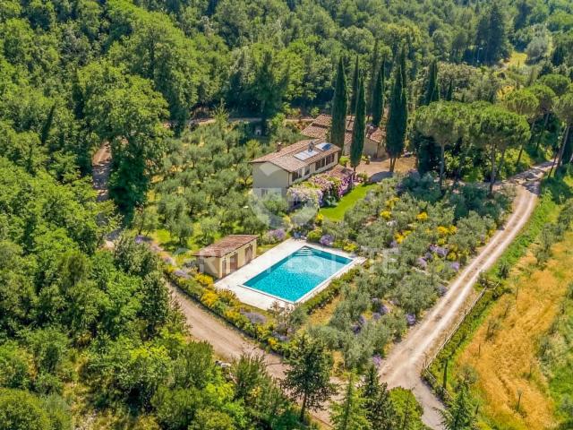 Podere La Valle Felice 1052m² Corciano