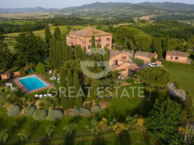 Podere Palazzo Val del Sasso 1184m² Castiglione del Lago