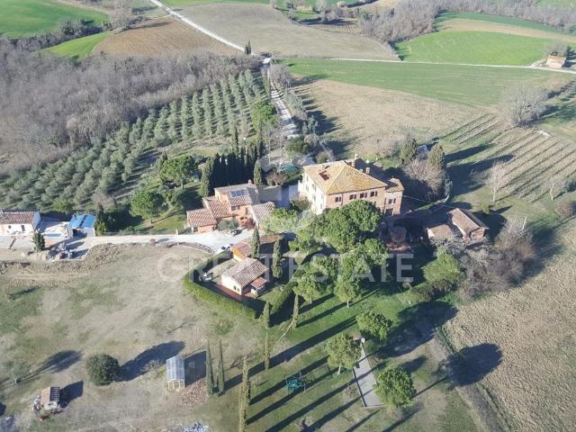 Podere Palazzo Val del Sasso 1184m² Castiglione del Lago