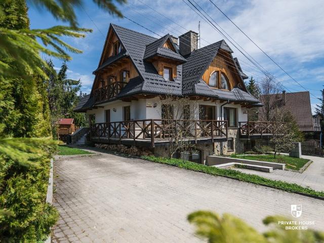 Polecam podhalański dom z widokiem na Giewont, 4 apartamenty, 355 m²