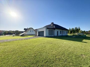 Nowoczesny dom 177 m² z dużym ogrodem i garażem