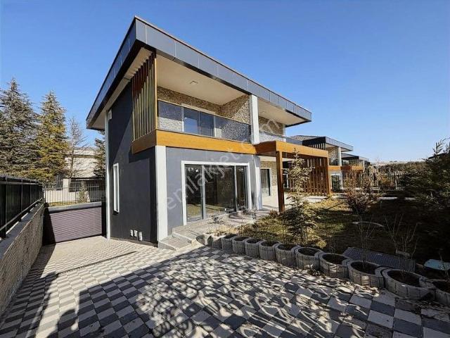 Pogadan İncek'te Kiralık Rüya Villa