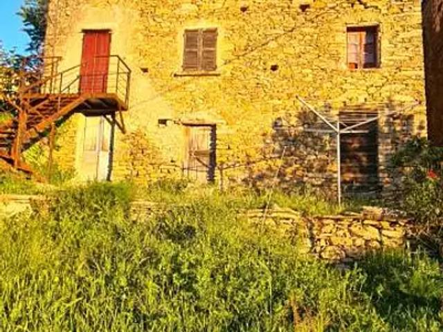 Poggio di Venaco 20250 Achat / Vente maison 5 pièces t5 jardin