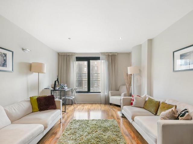 Point West, Cromwell Road, South. 1 bed flat to rent £3,142 pcm £725 pw