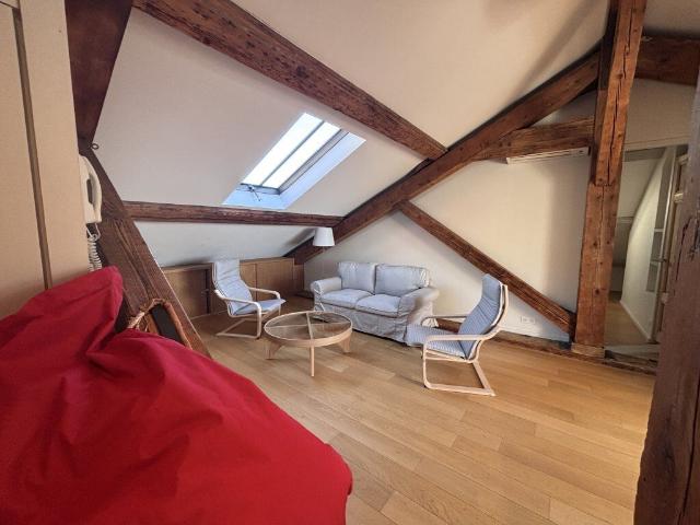 POINT DU JOUR RUE DU FORT SAINT IRENEE DERNIER ETAGE VUE DEGAGEE