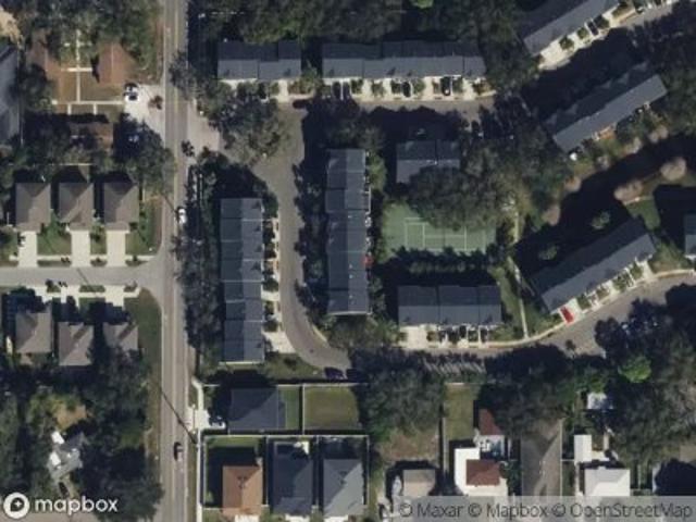 Pointeview Dr