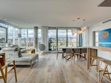 Pointe Saint Charles Montreal Furnished Apartment Rental at Myst sur le Canal Stunning 2 Bedroom 2 Bathroom Suite with Breath Taking Views and Jacuzzi Tub