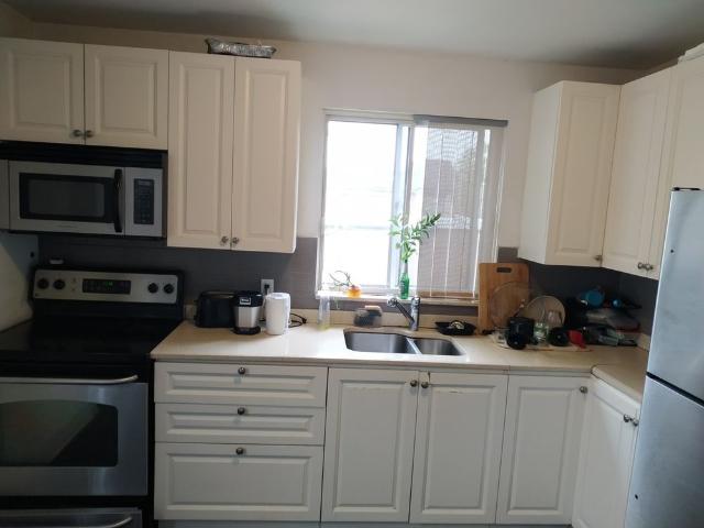 Pointe St Charles Nice 5 1/2 Available