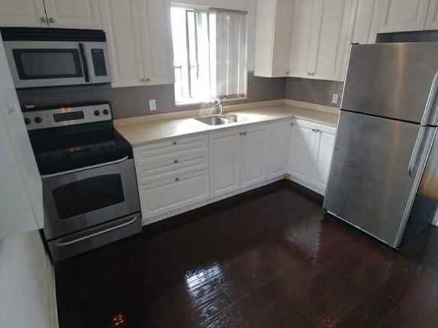 Pointe St Charles Nice 5 1/2 For July 1