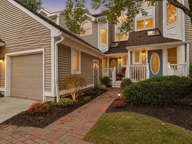 Pointe Rok Dr Unit,worcester, Condo For Sale