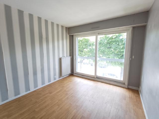 POISSY CENTRE VILLE / MAIRIE 2 Pièces de 36,77 m2 avec c