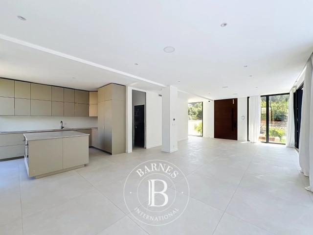 Poissy, Maison 4 Chambres 150 m² en location