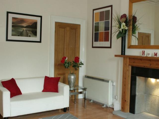 Polwarth Crescent, Edinburgh EH11, 3 bed flat to rent, £2,500 pcm | PrimeLocation