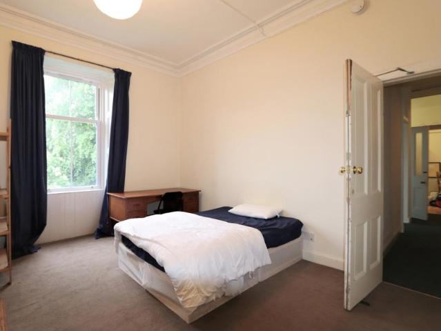Polwarth Gardens, City of Edinburgh, EH11 1LL, United Kingdom | 4 bed apartment for rent #138251804 | Rentberry