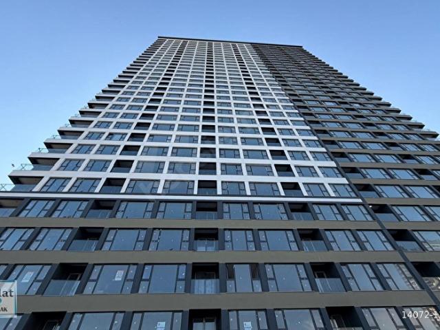 POLAT 2' DEN CRIYSTAL TOWER'DA ŞEHİR MANZARALI 2+1