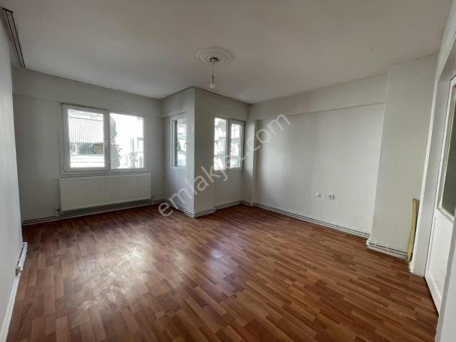 Türker Emlak | 3+1 120m2 Asansörlü Ordu Caddesi Yakını