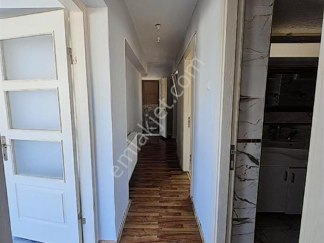 Polat Caddesi 3+1 Doğalgazlı K.mutfak 3 Balkon