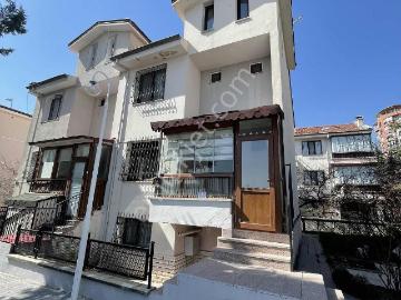 Polat Live'dan Atlantis 5 Dk Dış Köşe Geniş Bahçeli Müstakil Ev