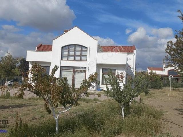 Polatlı Kargalı'da 2.250m2 Arsası İle Birlikte Satılık Villa