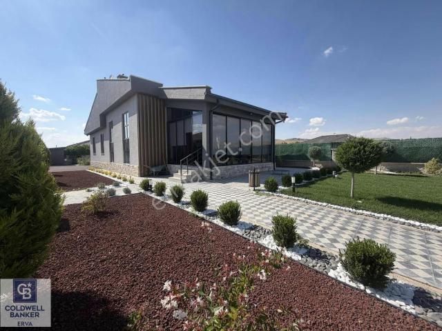 Polatlı Üçpınarda Eskişehir Yoluna 500m 3+1 180 M2 Lüks Villa
