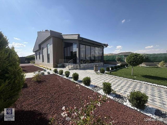 POLATLI ÜÇPINARDA ESKİŞEHİR YOLUNA 500M 3+1 180 M2 LÜKS VİLLA