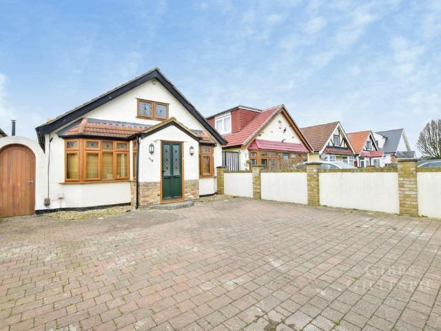 Pole Hill Road, Uxbridge, UB10 5 bed bungalow to rent £2,650 pcm £612 pw