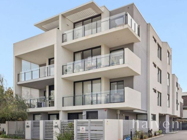 Pole position, boutique development