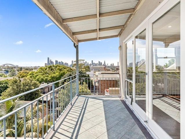 Pole position location right in the heart of Balmain and Rozelle