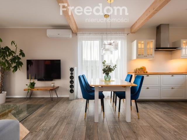 Polecam nowoczesny dom 167 m² z 3 domkami na wynajem w Stegnie