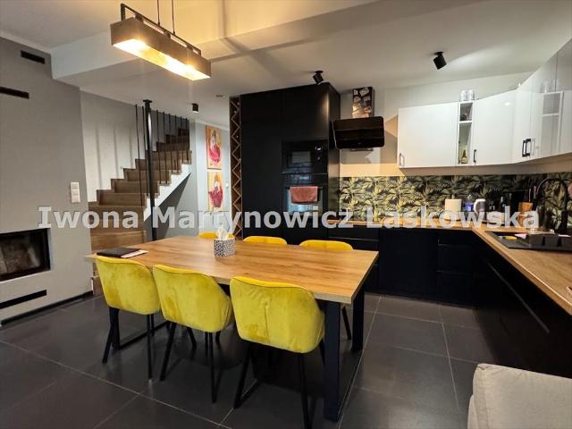 Polecam nowoczesny dom 123 m² z garażem w Oborze