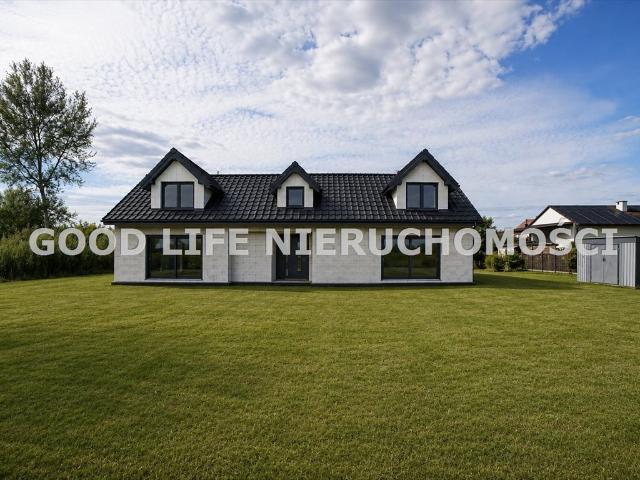 Nowoczesny dom 196 m² w Krasnem przestrzeń dla rodziny