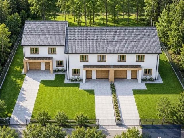 Polecam nowoczesny dom 138 m² z garażem i dużą działką w Skórce