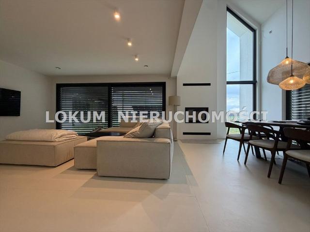 Nowoczesny dom 260 m² z dużym potencjałem 4 sypialnie, garaż