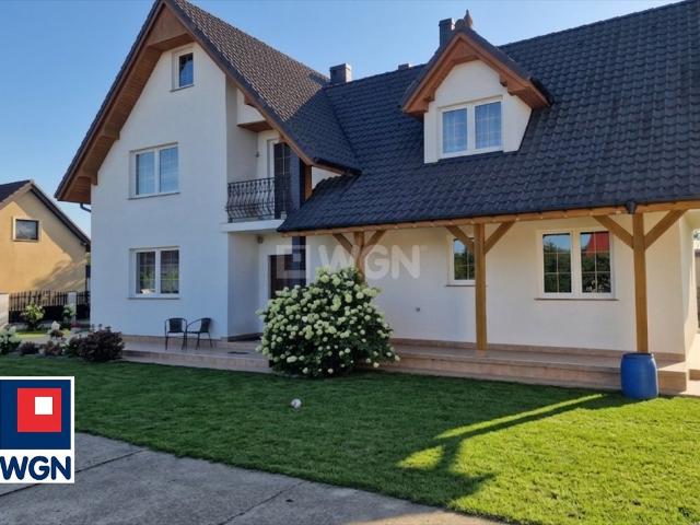 Polecam nowoczesny dom 220 m² z 7 pokojami na dużej działce w Szprotawie