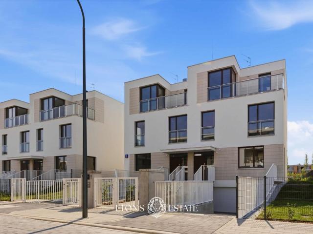 Nowoczesny dom 230 m² z ogrodem i widokiem na park