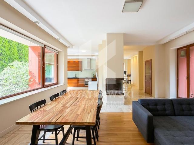 Polecam nowoczesny dom 360 m² w Wilanowie z tarasem i garażem
