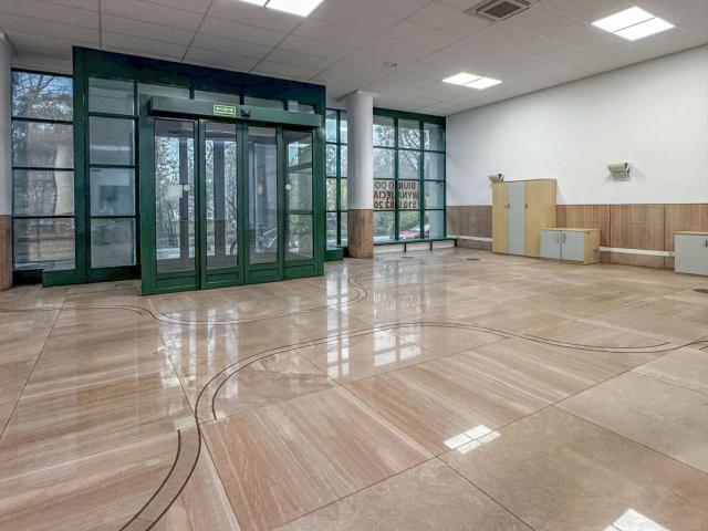 Polecam atrakcyjny lokal 230 m² w Opolu z dużą salą i miejscami parkingowymi