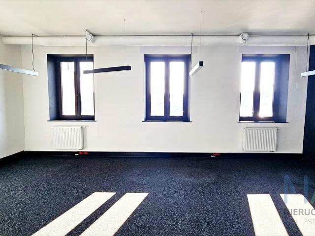 Polecam biuro 55 m² w Skawinie nowoczesny standard, dostęp do sal konferencyjnych