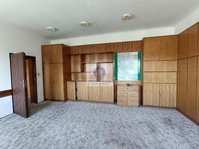 Polecam biuro 73 m² na Włochach z dostępem do światła!